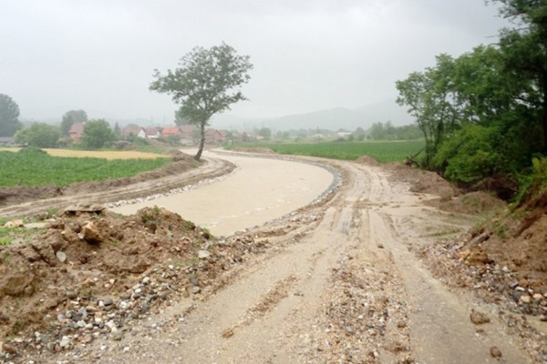 SRBIJI PRIJETE NOVE POPLAVE NA SEDAM RIJEKA "Za par sati mogu da porastu nekoliko metara"