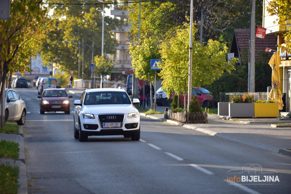 Putevi prohodni. Obustava saobraćaja  na magistralnom putu Vlasenica-Han Pijesak