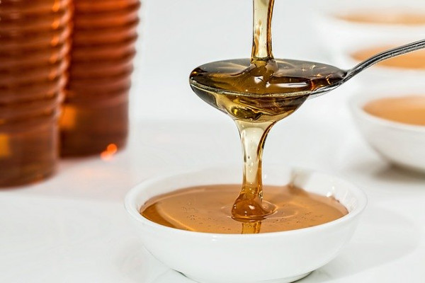 Istraživanje: Med je bolji za kašalj i grlobolju od modernih lijekova