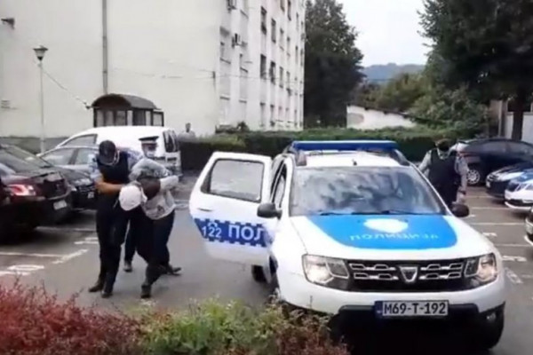 DROGU PRODAVALI PREKO INTERNETA Četvorica uhapšenih u policijskoj akciji "Fejs"