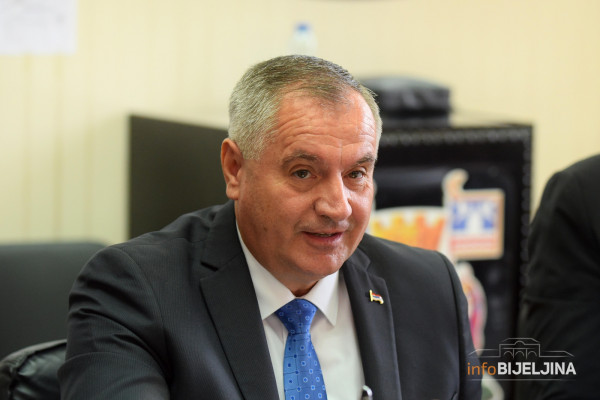 Višković: Mjesečni dodatak za sve nezaposlene demobilisane borce