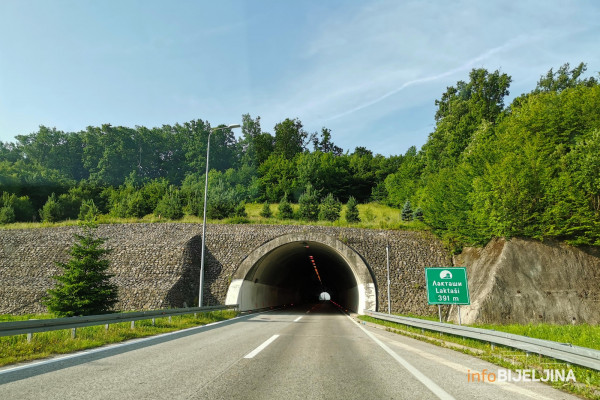 Na većini puteva u RS saobraćaj   se odvija redovno