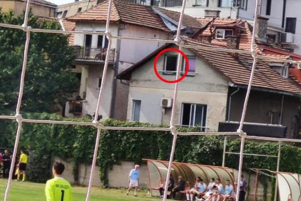 Ovo može samo kod nas: Slavili rođendan, bacili flašu kroz prozor i pogodili sudiju