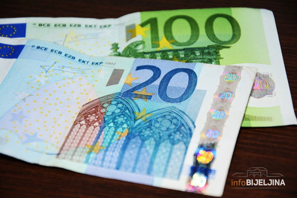 Iznuđivali novac od muškarca sve dok mu se žena nije razboljela