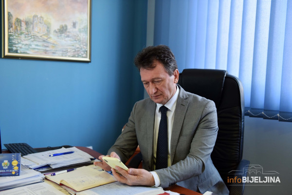 UGLJEVIK POMAŽE PREDUZETNICIMA Daju novac za zapošljavanje radnika s biroa
