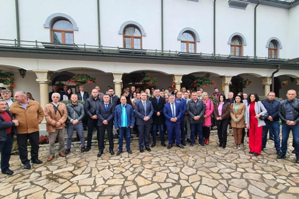 “VRIJEME JE DA PREUZMEMO ODGOVORNOST” Pokret za Bijeljinu počeo kampanju (FOTO)