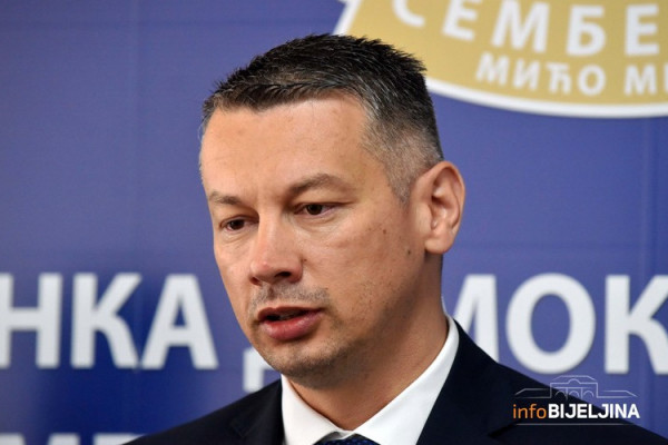 "AKO ME UHAPSE BIĆE TO POLITIČKI PROGON" Lider DNS se oglasio povodom razgovora u policiji
