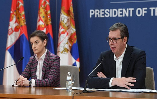 "EKONOMIJA NE SMIJE DA STANE" Vučić poručio da će on primiti PRVU VAKCINU, a Ana Brnabić drugu