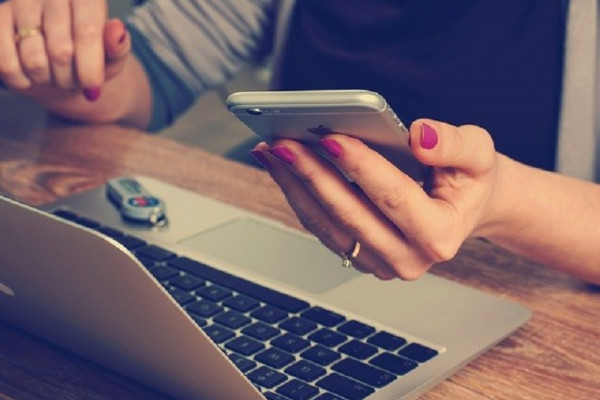 SVE VIŠE LJUDI U SRPSKOJ ONLAJN Pristup internetu ima 71,8 odsto domaćinstava