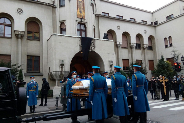 Pripadnici Garde prenijeli tijelo blažnopočivšeg patrijarha u Saborni hram