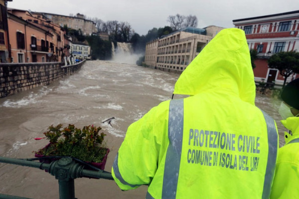 PROGLAŠENA “CRVENA UZBUNA” Jake kiše izazvale poplave na sjeveru Italije