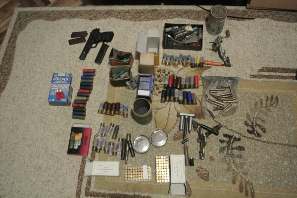 PRETRESI U BIJELJINI NA DEVET LOKACIJA Pronađena veća količina municije, oružja i eksplozivnih materija