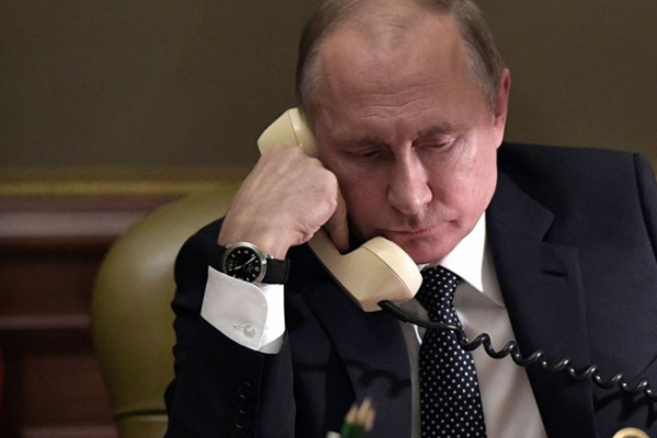 Putin i dalje ne koristi pametni telefon