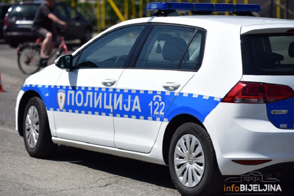 Zvornik: Iz škole ukradeno kućište računara i plinska boca