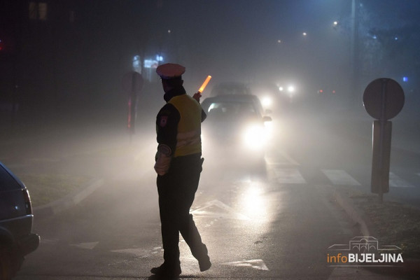 AMS: Saobraćajna nezgoda u Čivčijama kod Doboja, obustavljen saobraćaj