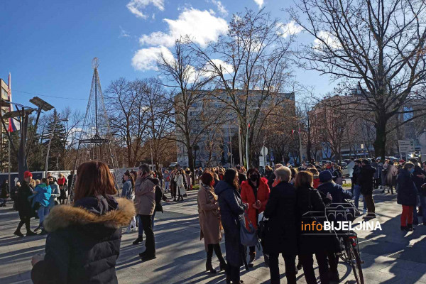 Banjaluka: Zbog zemljotresa svi tržni centri ispražnjeni, škole zatvorene