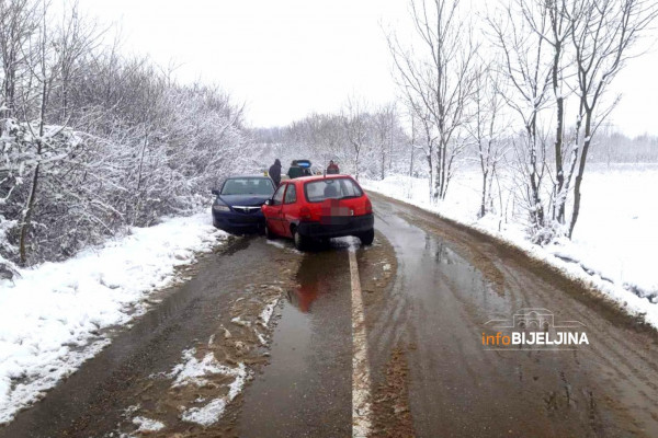 Dvoje povrijeđenih u sudaru u Srednjoj Čađavici