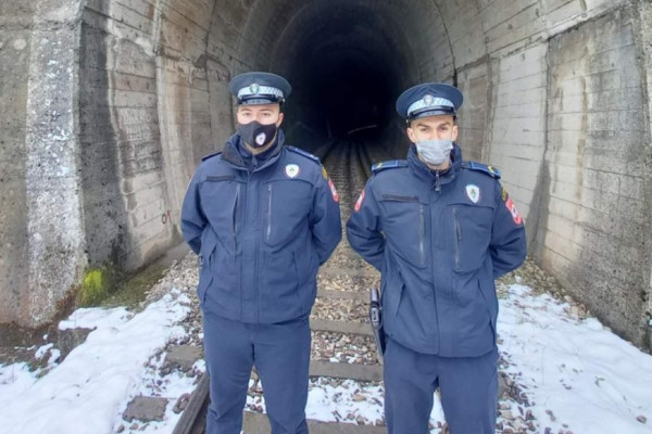 „PRONAŠLI SMO JE POVRIJEĐENU I PROMRZLU“ Policajci spriječili ženu da se ubije, TRAGEDIJA IZBJEGNUTA ZA DLAKU