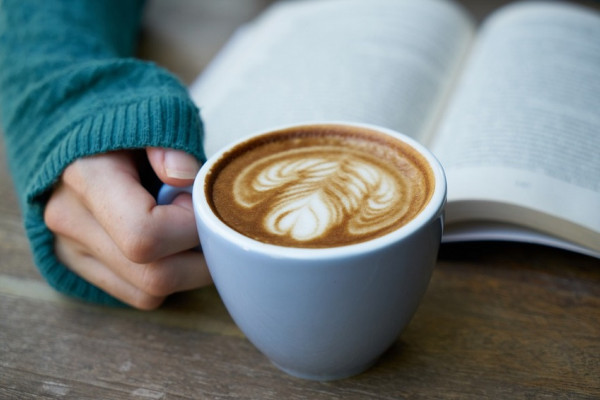 Jutra su bez nje nezamisliva: Kako piti kafu na zdrav način?