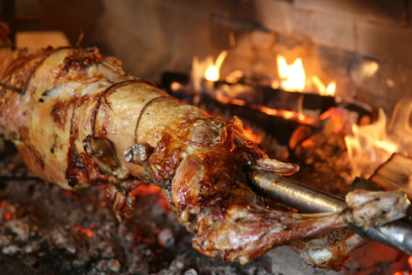 U Kaknju ukrali pečeno janje iz restorana