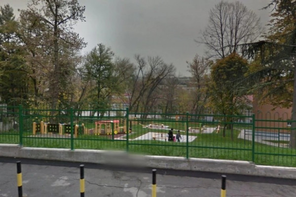 Oglasio se i direktor škole: Dječak pogođen iz vazdušne puške u školskom dvorištu pušten kući