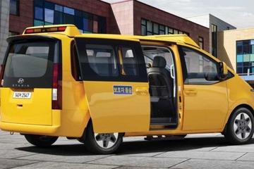 Hyundai Staria Kinder sa 15 sjedišta