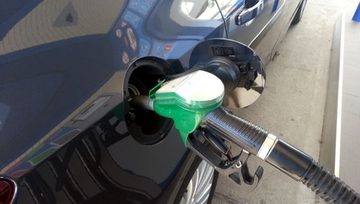 Vrtoglave cijene goriva u regionu: Ko plaća najskuplji bezolovni benzin, a ko eurodizel