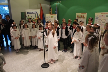 Otvorena izložba "Porodica oslikana dušom djeteta"