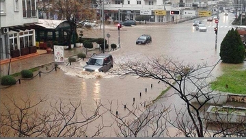 Haos u Herceg Novom - palo 170 litara kiše po metru kvadratnom