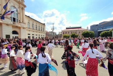Lazarice igrom i pjesmom rastjerale oblake