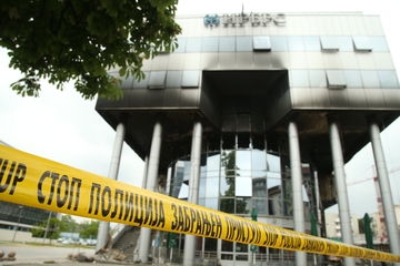 Zgrada IRB-a RS opasana policijskom trakom, tragovi požara na sve strane