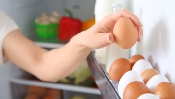 Evo zašto ne bi trebalo držati jaja u vratima frižidera