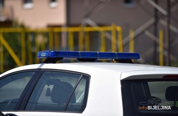 Detalji stravičnog zločina u Nevesinju: Sin majku izudarao po glavi, zaklao pa prekrio dekama