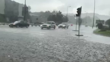 Jako nevrijeme zahvatilo Sarajevo i Kupres, pojedine ceste poplavljene