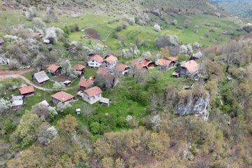 Kotorvaroško selo gdje je najpouzdanije prevozno sredstvo konj: Dunići, ni na nebu ni na zemlji