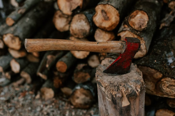 Napao policajce nožem i sjekirom, prebačen na psihijatriju u Banjaluci