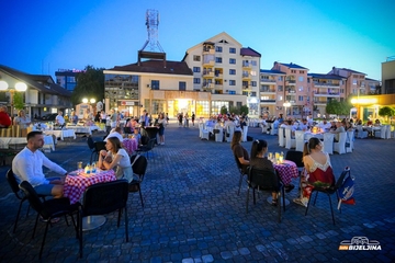 Magično veče u Ugljeviku: Posjetioci uživali u "Boemskoj rapsodiji" (FOTO)