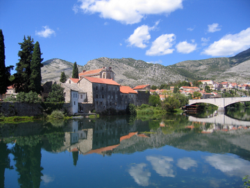 Trebinjci čekaju goste, nadu polažu u vaučere