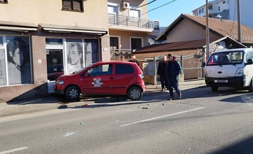 Nezgoda u Bijeljini, kamionet se zakucao u auto