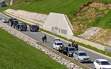Stiglo pojašnjenje: Šta policija radi na obilaznici oko Brčkog? (FOTO)