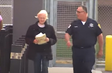 Žena 30 puta letjela avionom bez karte i pasoša: Serijska SLIJEPA PUTNICA otkrila svoju tajnu 