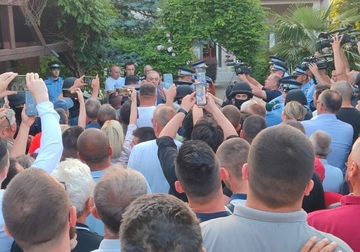 Policija izvela Milana Miličevića iz kuće