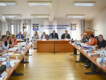 Prekinuta sjednica SO Modriča: Radulović ostao bez većine, nema podršku PDP-a