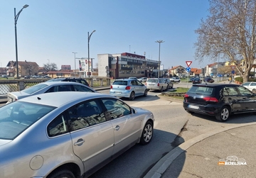 Novi udes u Bijeljini: Sudarili se u kružnom toku