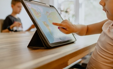Zbog pada koncentracije Švedska ukida digitalne uređaje u školama