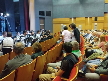 „Koncert za sva vremena“ okupio penzionere u Bijeljini: Za sedam dana slijedi novi muzički događaj