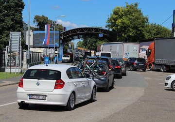 GUŽVE NA GRANICI Pojačana frekvencija vozila na ulazu u BiH