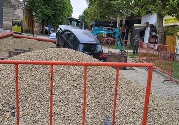 Djevojka mrtva pijana sletjela sa puta: Automobilom se zakucala u mašine koje su obavljale radove