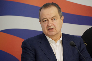 Dačić: Povređeno najmanje pet policajaca, uhapšeno najmanje 14 lica