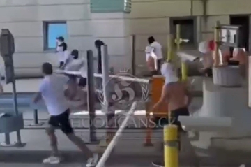 Masovna tuča u Hrvatskoj nasred autoputa, huligani napravili haos (VIDEO)